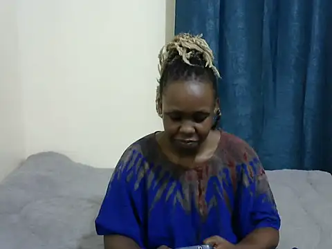 Kariselle- online show from 11/21/25, 05:45