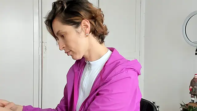 cuddlingbunny online show from 11/29/25, 03:23