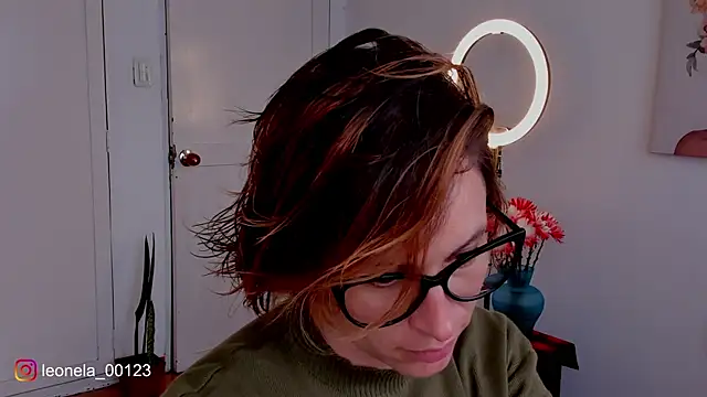 cuddlingbunny online show from 12/19/25, 06:32