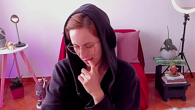 cuddlingbunny online show from 12/24/24, 03:26