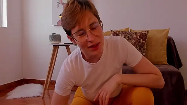 cuddlingbunny online show from 02/18/25, 09:20