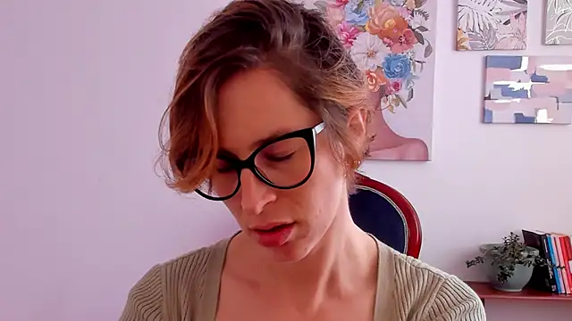 cuddlingbunny online show from 12/05/25, 05:22