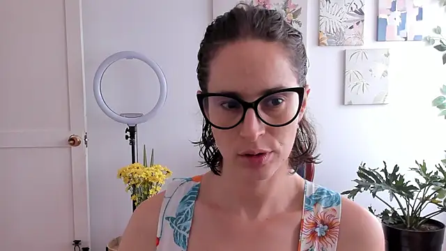 cuddlingbunny online show from 05/23/26, 07:35