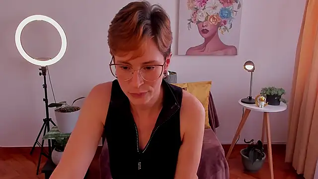 cuddlingbunny online show from 02/28/25, 09:23