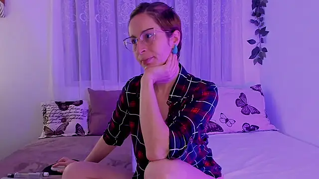 cuddlingbunny online show from 01/10/25, 05:24