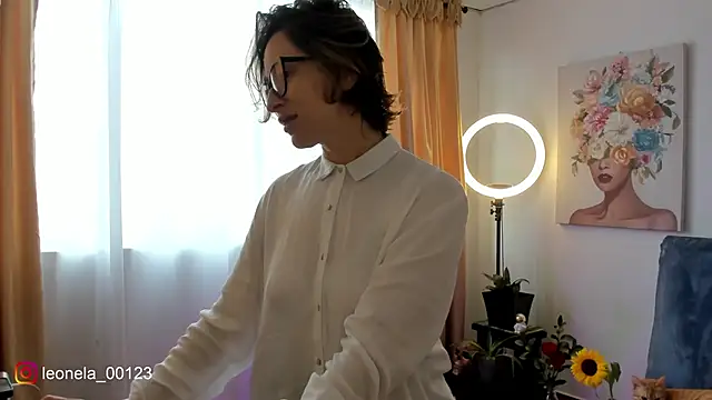 cuddlingbunny online show from 02/02/26, 05:23