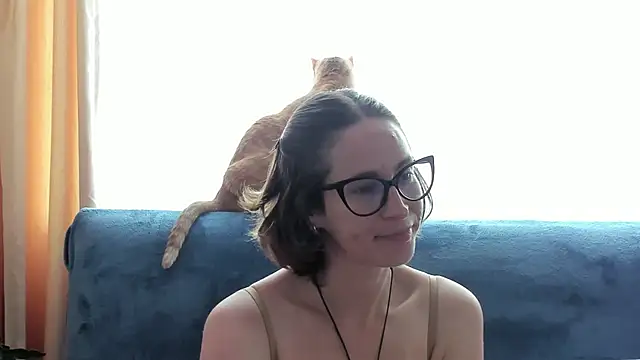 cuddlingbunny online show from 04/05/26, 04:24