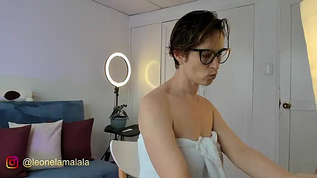 cuddlingbunny online show from 09/27/25, 08:48