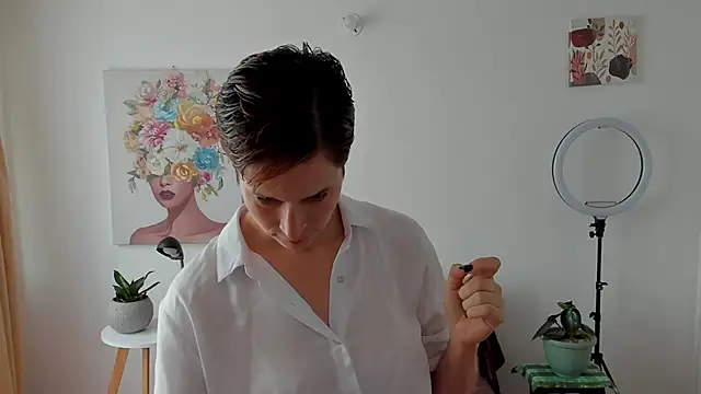 cuddlingbunny online show from 02/16/25, 03:27