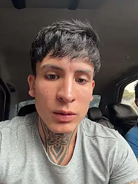 Snapshot of _Tomy08calderon chatting on 12/18/25, 06:23 Tomy08calderon online show from 12/18/25, 06:23