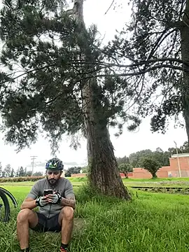 Snapshot of _Tomy08calderon chatting on 12/21/24, 08:32 Tomy08calderon online show from 12/21/24, 08:32