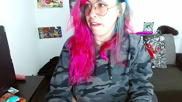 natasha laulau online show from 12/19/25, 12:25