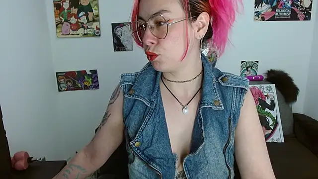 natasha laulau online show from 11/10/25, 10:26