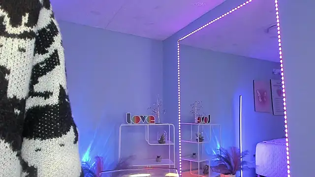 Snapshot of MaveParks_ chatting on 11/10/25, 11:59 MaveParks online show from 11/10/25, 11:59