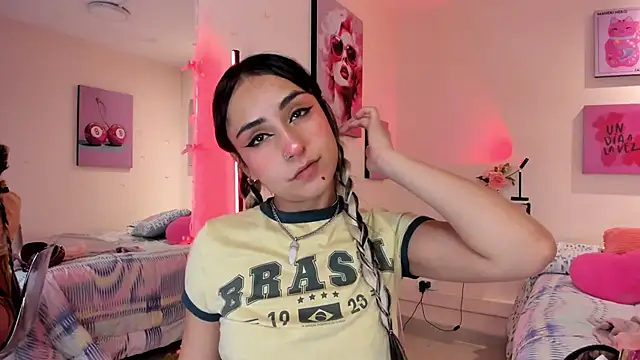 Snapshot of MaveParks_ chatting on 11/26/25, 12:16 MaveParks online show from 11/26/25, 12:16