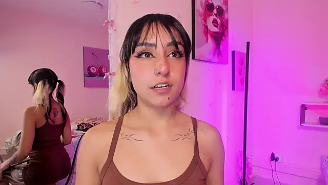 Snapshot of MaveParks_ chatting on 11/30/25, 03:24 MaveParks online show from 11/30/25, 03:24