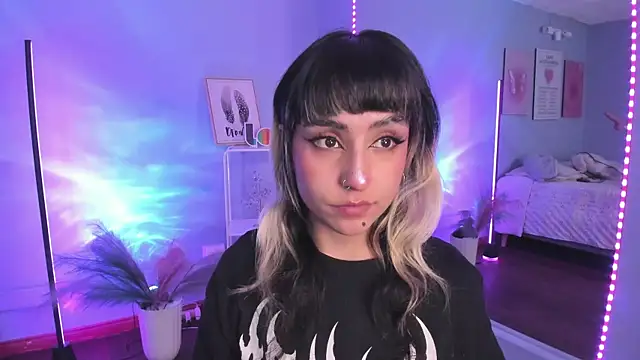 Snapshot of MaveParks_ chatting on 10/09/25, 11:22 MaveParks online show from 10/09/25, 11:22