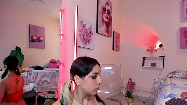 Snapshot of MaveParks_ chatting on 11/28/25, 12:38 MaveParks online show from 11/28/25, 12:38