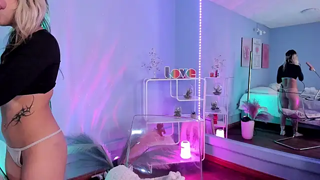 Snapshot of MaveParks_ chatting on 09/18/25, 11:24 MaveParks online show from 09/18/25, 11:24