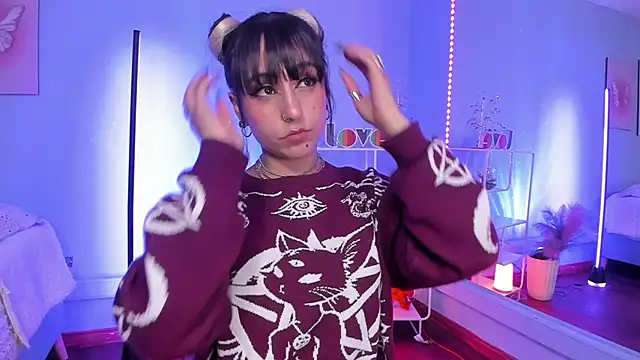 Snapshot of MaveParks_ chatting on 11/11/25, 12:00 MaveParks online show from 11/11/25, 12:00