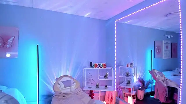 Snapshot of MaveParks_ chatting on 09/19/25, 11:47 MaveParks online show from 09/19/25, 11:47