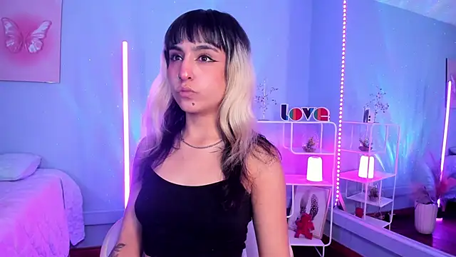 Snapshot of MaveParks_ chatting on 09/29/25, 11:27 MaveParks online show from 09/29/25, 11:27