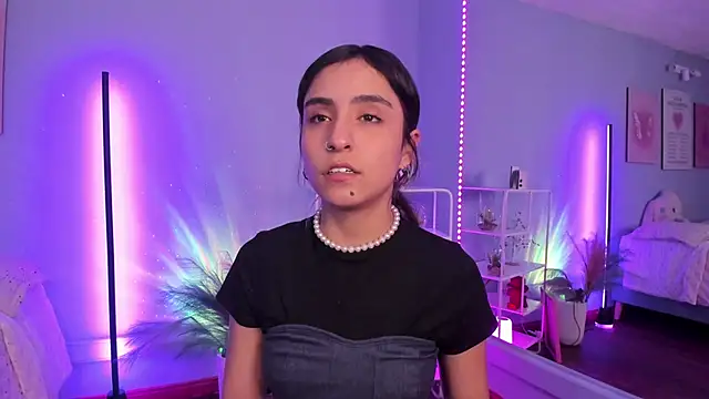 Snapshot of MaveParks_ chatting on 10/13/25, 11:34 MaveParks online show from 10/13/25, 11:34