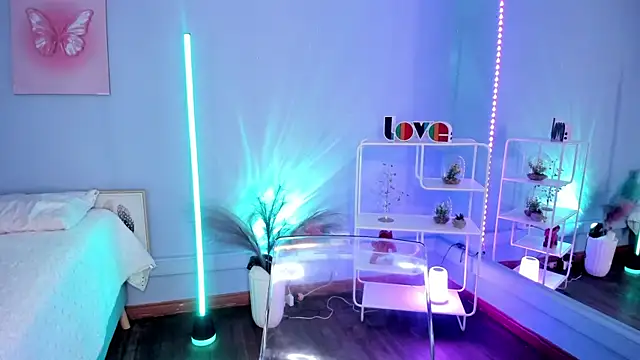 Snapshot of MaveParks_ chatting on 09/15/25, 11:43 MaveParks online show from 09/15/25, 11:43