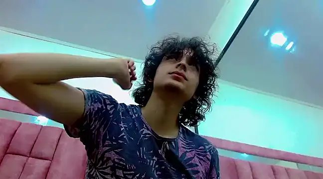 Snapshot of Sr_BonnyEthan chatting on 02/26/25, 01:32 Sr BonnyEthan online show from 02/26/25, 01:32