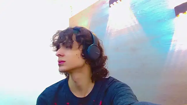 Snapshot of Sr_BonnyEthan chatting on 09/16/25, 01:56 Sr BonnyEthan online show from 09/16/25, 01:56