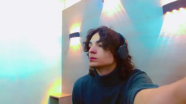 Snapshot of Sr_BonnyEthan chatting on 11/08/25, 01:47 Sr BonnyEthan online show from 11/08/25, 01:47