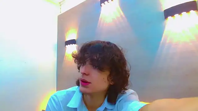 Snapshot of Sr_BonnyEthan chatting on 09/23/25, 02:13 Sr BonnyEthan online show from 09/23/25, 02:13