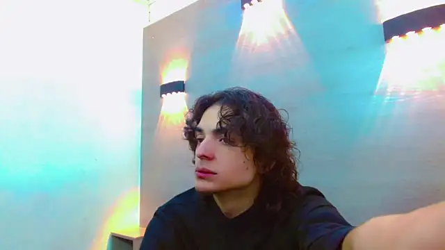 Snapshot of Sr_BonnyEthan chatting on 11/06/25, 01:59 Sr BonnyEthan online show from 11/06/25, 01:59