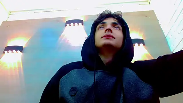 Snapshot of Sr_BonnyEthan chatting on 11/26/25, 02:06 Sr BonnyEthan online show from 11/26/25, 02:06