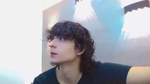 Snapshot of Sr_BonnyEthan chatting on 09/20/25, 01:49 Sr BonnyEthan online show from 09/20/25, 01:49