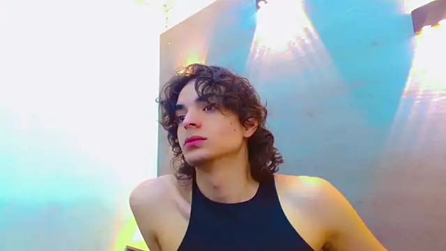 Snapshot of Sr_BonnyEthan chatting on 10/22/25, 02:16 Sr BonnyEthan online show from 10/22/25, 02:16