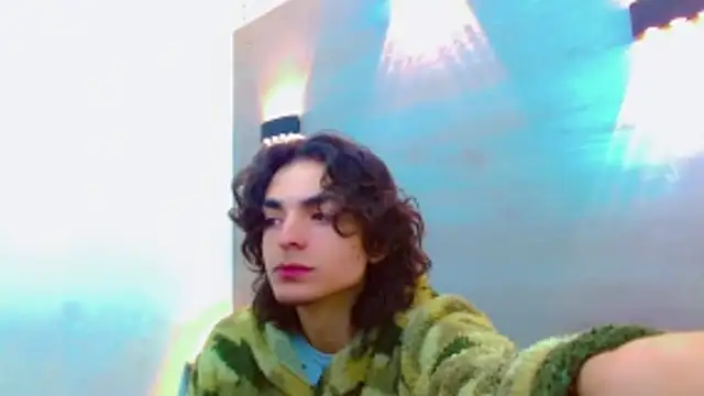 Snapshot of Sr_BonnyEthan chatting on 11/10/25, 02:11 Sr BonnyEthan online show from 11/10/25, 02:11