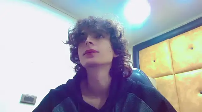 Snapshot of Sr_BonnyEthan chatting on 03/04/25, 01:38 Sr BonnyEthan online show from 03/04/25, 01:38