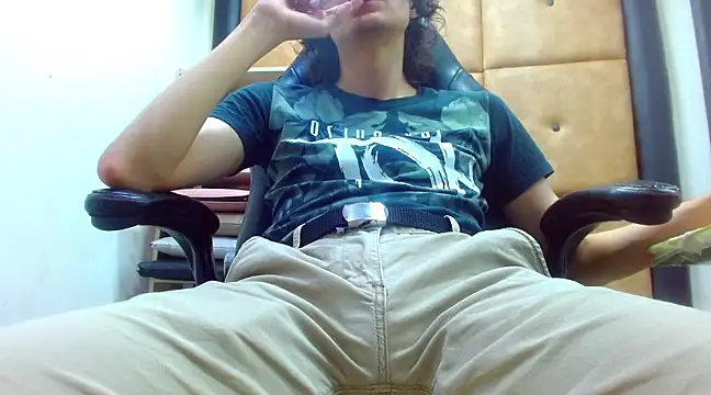 Snapshot of Sr_BonnyEthan chatting on 03/21/25, 02:07 Sr BonnyEthan online show from 03/21/25, 02:07