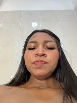 Snapshot of Barbiebrunette_ chatting on 07/17/26, 10:29 Barbiebrunette online show from 07/17/26, 10:29