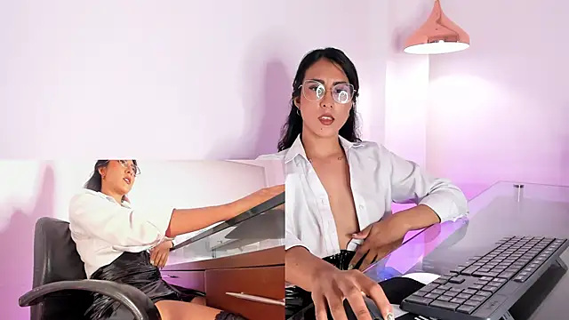 Snapshot of DaraBeckett chatting on 02/25/25, 06:44 DaraBeckett online show from 02/25/25, 06:44