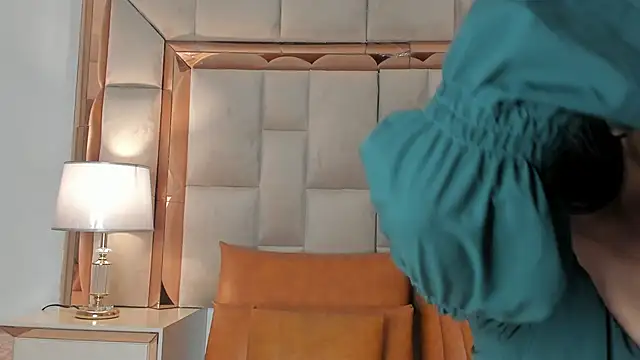 Snapshot of DaraBeckett chatting on 09/11/25, 11:43 DaraBeckett online show from 09/11/25, 11:43