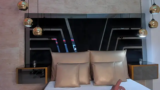 Snapshot of DaraBeckett chatting on 09/19/25, 12:20 DaraBeckett online show from 09/19/25, 12:20