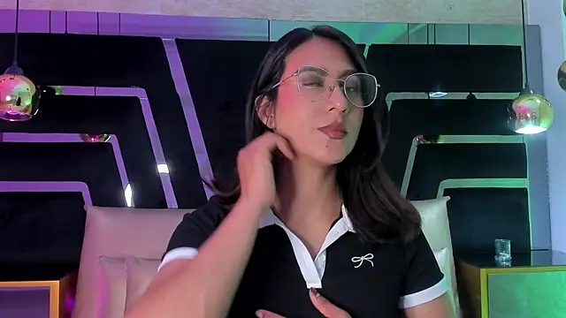 Snapshot of DaraBeckett chatting on 11/06/25, 11:58 DaraBeckett online show from 11/06/25, 11:58