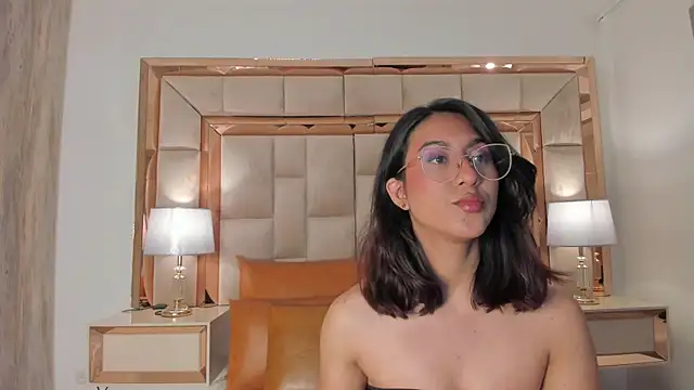 Snapshot of DaraBeckett chatting on 09/30/25, 11:38 DaraBeckett online show from 09/30/25, 11:38