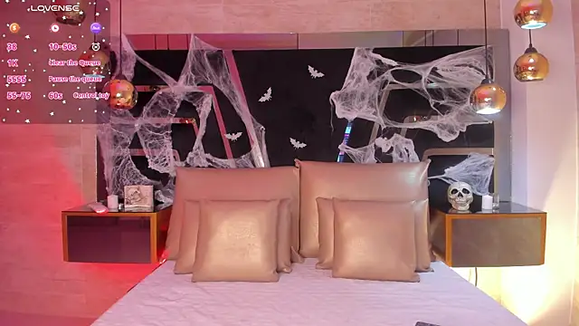 Snapshot of DaraBeckett chatting on 10/31/25, 10:12 DaraBeckett online show from 10/31/25, 10:12