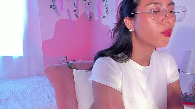 DaraBeckett online show from 02/18/26, 09:00