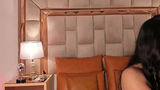 Snapshot of DaraBeckett chatting on 02/27/25, 12:12 DaraBeckett online show from 02/27/25, 12:12