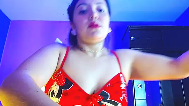 Snapshot of Isa-Jones chatting on 12/19/25, 02:37 Isa-Jones online show from 12/19/25, 02:37