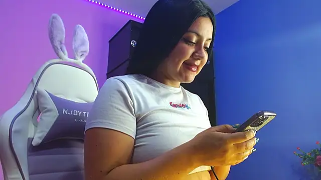 Snapshot of Isa-Jones chatting on 10/15/25, 03:05 Isa-Jones online show from 10/15/25, 03:05